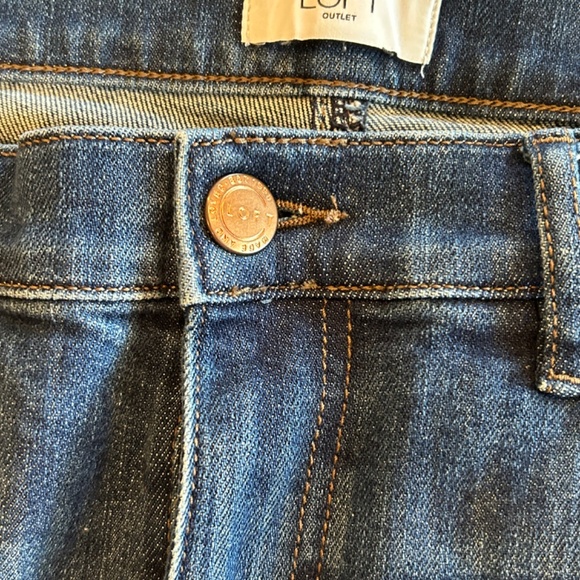 Ann Taylor LOFT Women's Denim Boyfriend  Jeans Size 8 Medium Wash Mid Rise - Picture 3 of 8